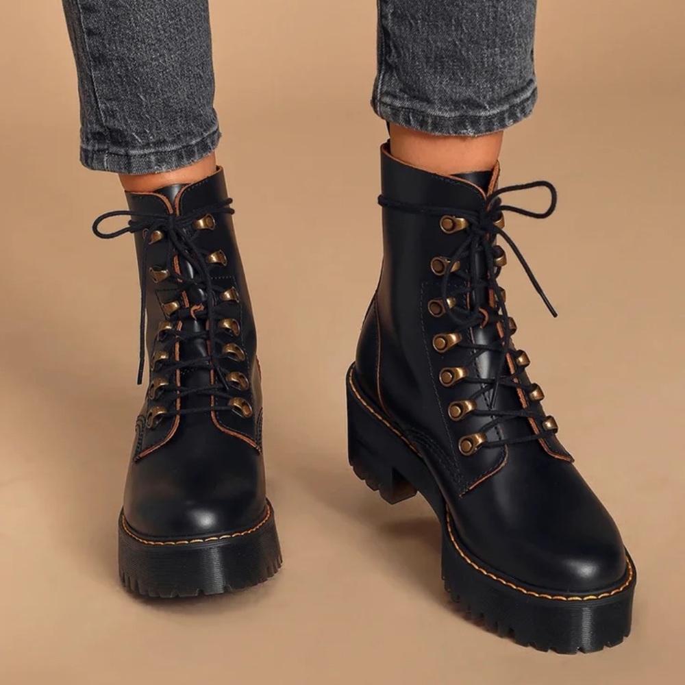 Dr. Marten Leona lace up boots US 10 / EU 42